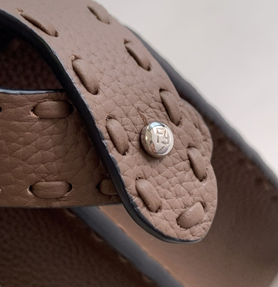 フェンディバッグ着用イメージ